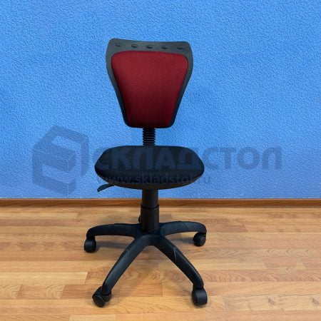Кресло офисное для персонала “Модель 002”